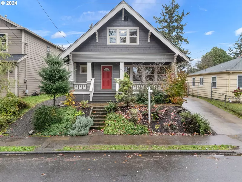 7906 SE WOODSTOCK BLVD, Portland, OR 97206