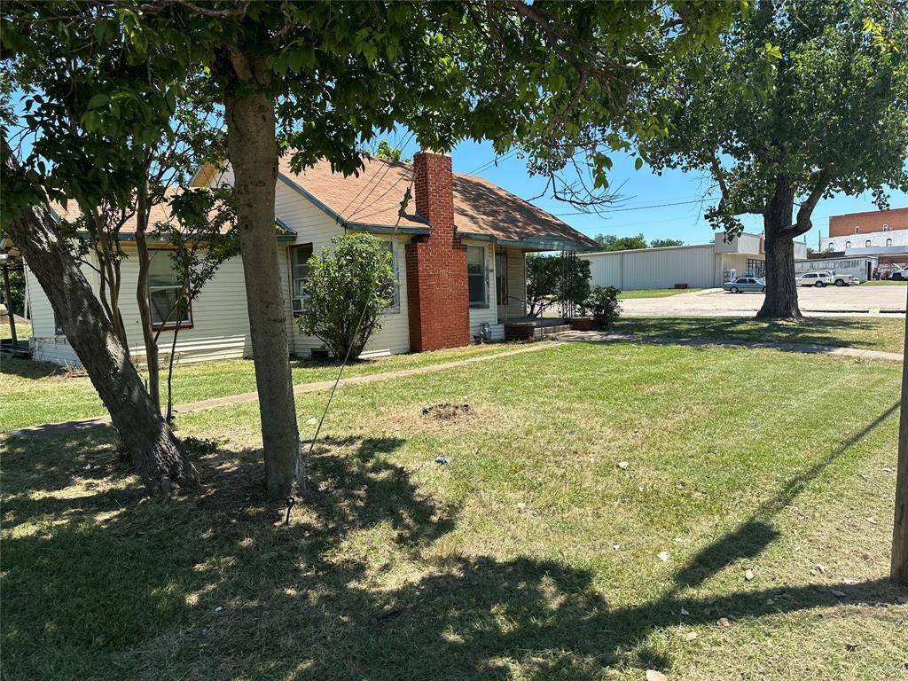 Farmersville, TX 75442,300 McKinney Street