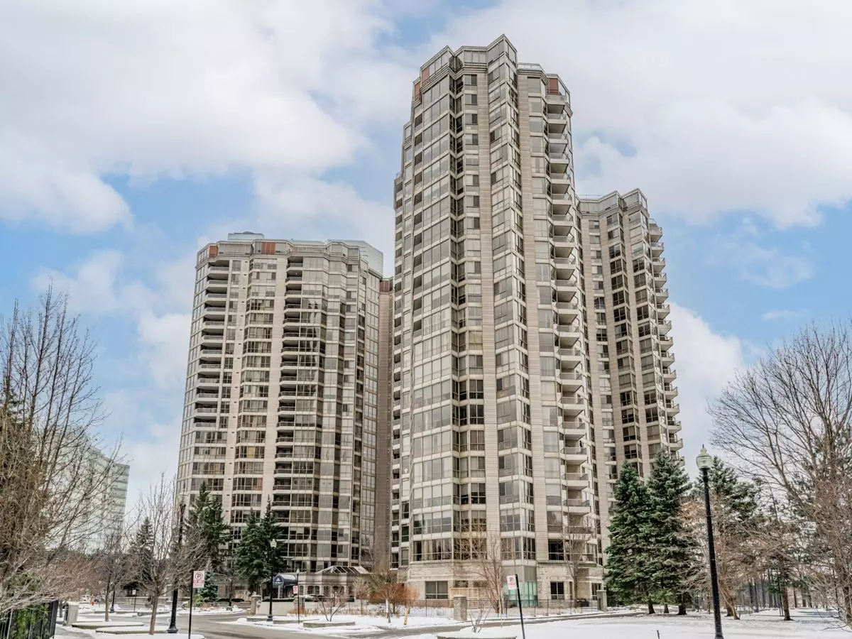 Peel, ON L5R 1Y1,55 KINGSBRIDGE GARDEN CIR #312