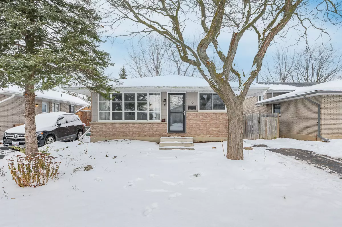 Kitchener, ON N2M 5A9,16 Overlea CRES