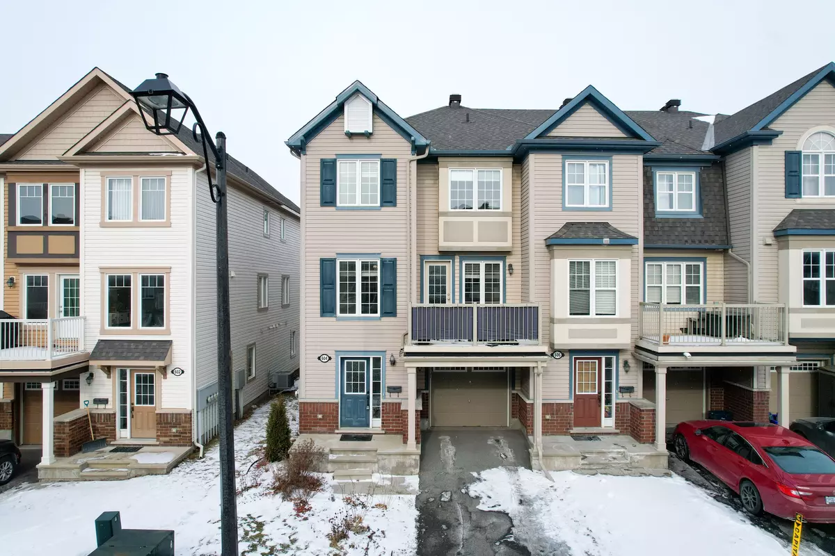 Ottawa, ON K2M 0J7,604 Meadowcreek CIR