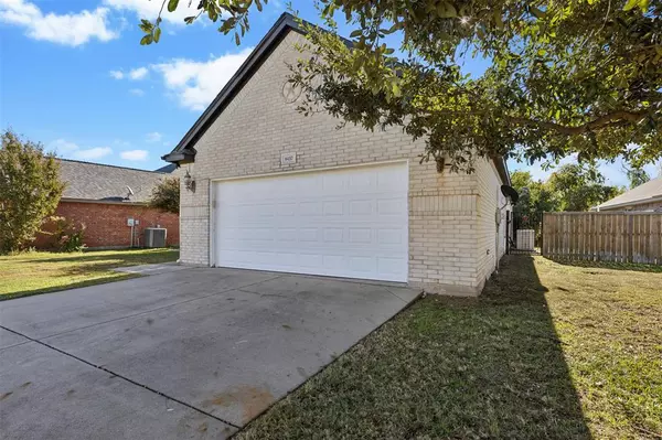 Benbrook, TX 76126,8457 Arroyo Lane