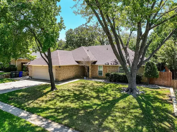 801 Glenn Drive, Euless, TX 76039