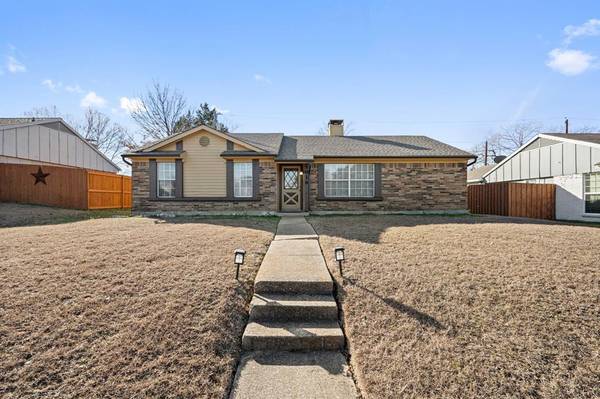 1018 High Country Drive, Garland, TX 75041