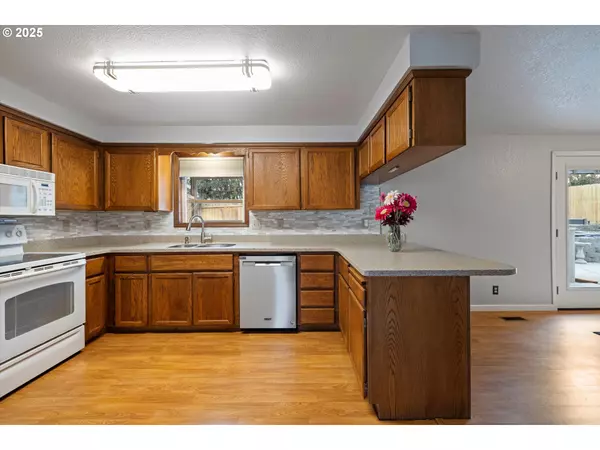 Hermiston, OR 97838,435 SE 9TH CT