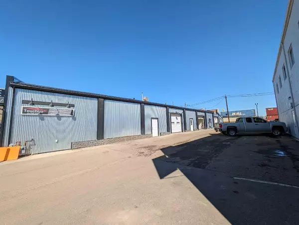 Medicine Hat, AB T1A 2V8,677 South Railway ST SE #2