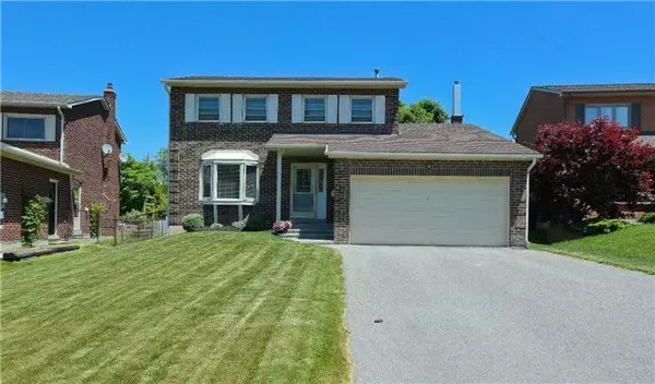 213 Hampton CT, Newmarket, ON L3Y 6J5