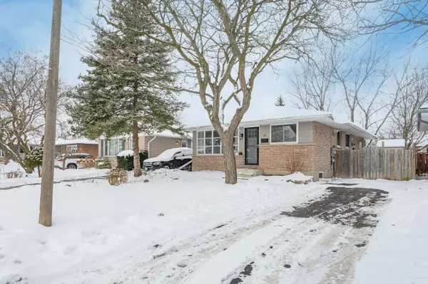 Kitchener, ON N2M 5A9,16 Overlea CRES