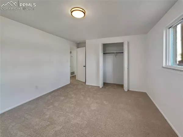 Colorado Springs, CO 80915,1306 Moffat CIR