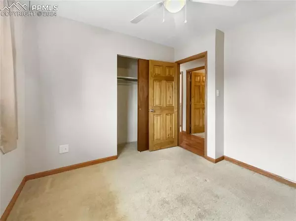 Colorado Springs, CO 80915,1275 Hiawatha DR