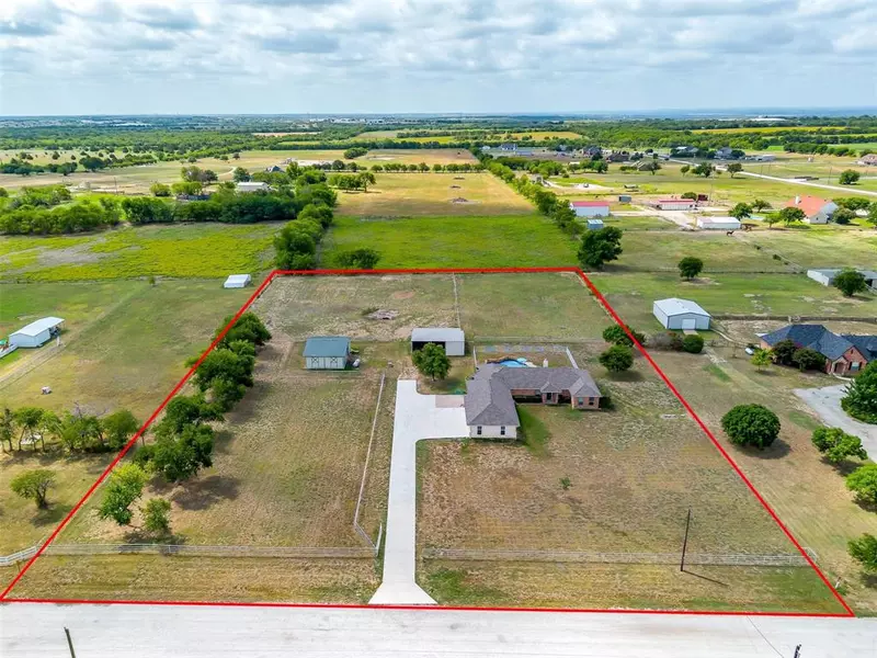 616 Gladness, Rhome, TX 76078