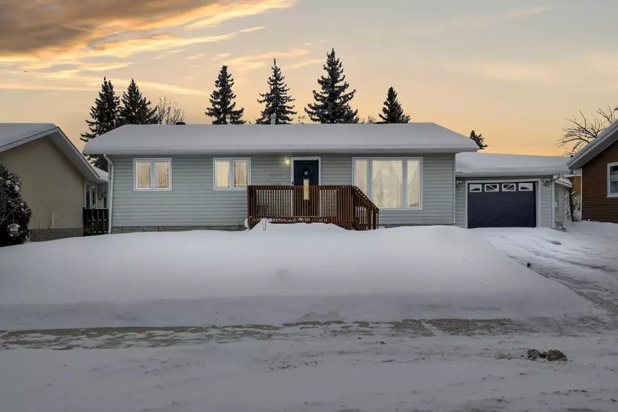 129 Rosslyn ST, Fort Mcmurray, AB T9H 2X9