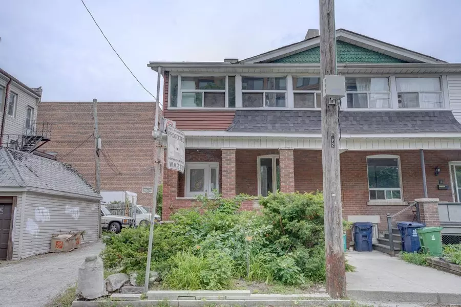 2 Dearbourne AVE, Toronto E01, ON M4K 1M7