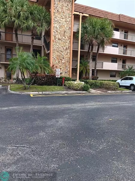 4965 E Sabal Palm Blvd  #405, Tamarac, FL 33319