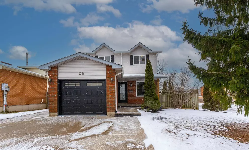 29 Featherwood CRES, Hamilton, ON L8J 3P6