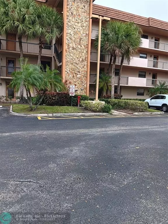 Tamarac, FL 33319,4965 E Sabal Palm Blvd  #405