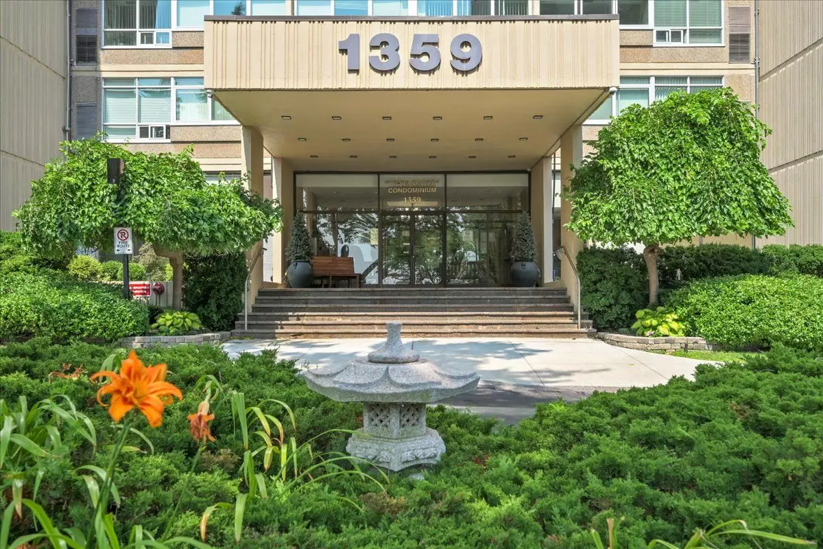 Oakville, ON L6H 2R8,1359 White Oaks BLVD #1006