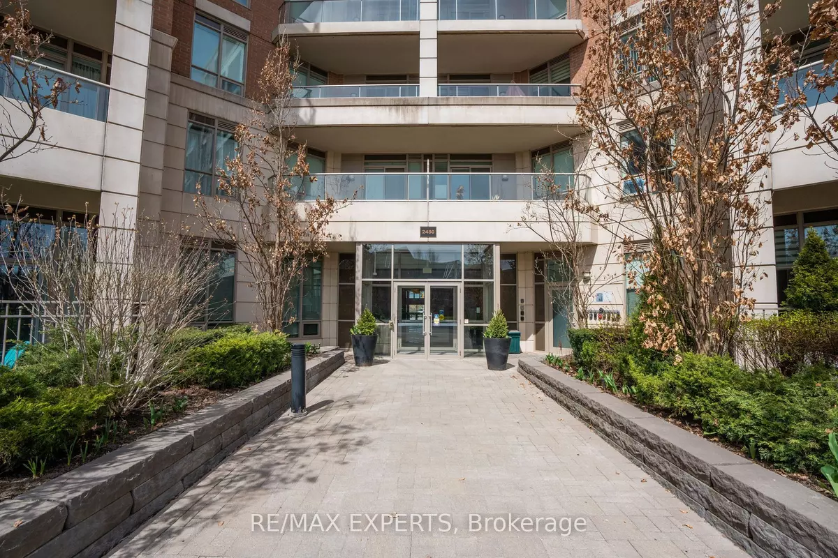 Oakville, ON L6H 0H1,2480 Prince Michael DR S #210