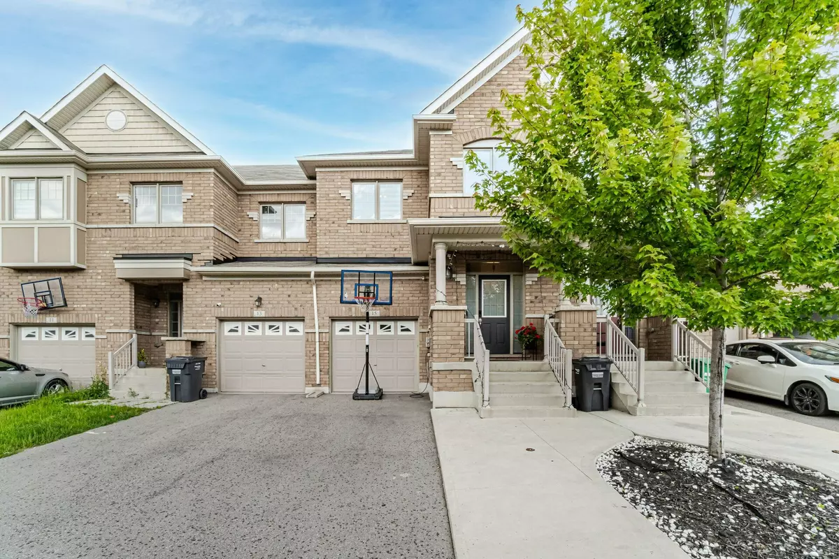 Brampton, ON L6P 4M2,15 Davenfield CIR