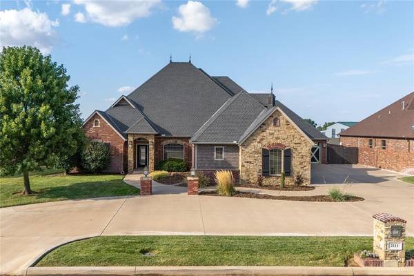 2111 Saber Lane, Weatherford, OK 73096