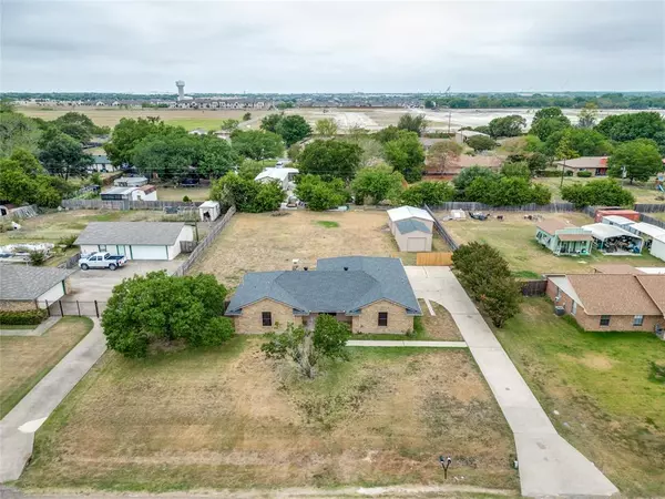 123 Prairie Creek Road,  Red Oak,  TX 75154