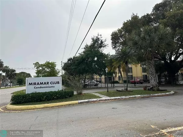 Miramar, FL 33025,3252 Foxcroft Rd  #211