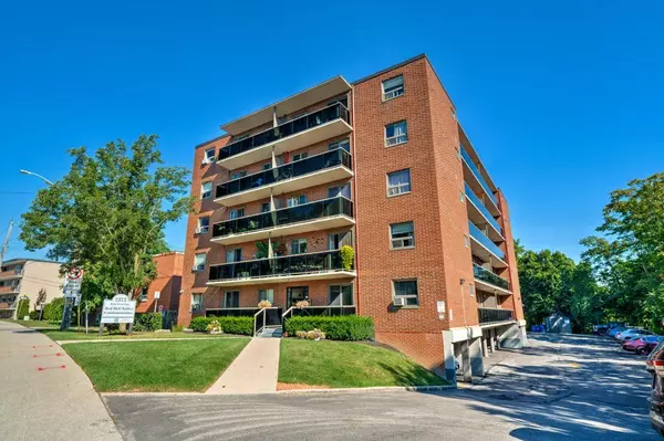 2373 King ST E #17, Hamilton, ON L8K 1X9