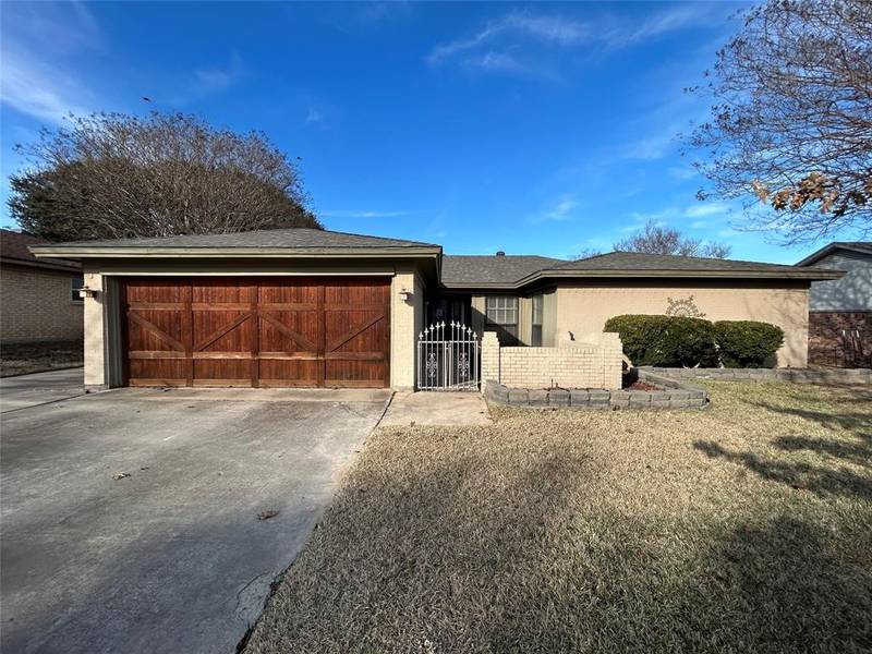 1705 Timberline Drive, Benbrook, TX 76126