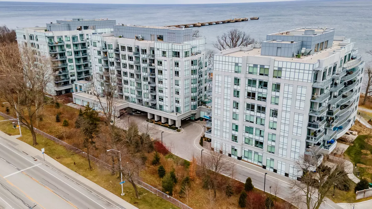 Oakville, ON L6L 0B4,3500 Lakeshore RD W #327