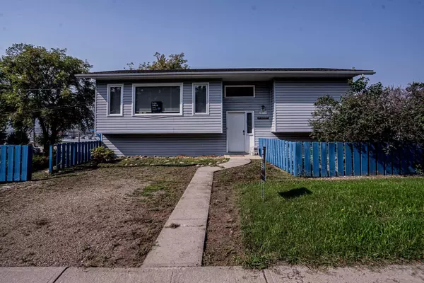 Peace River, AB T8S 1R3,10113 100 AVE