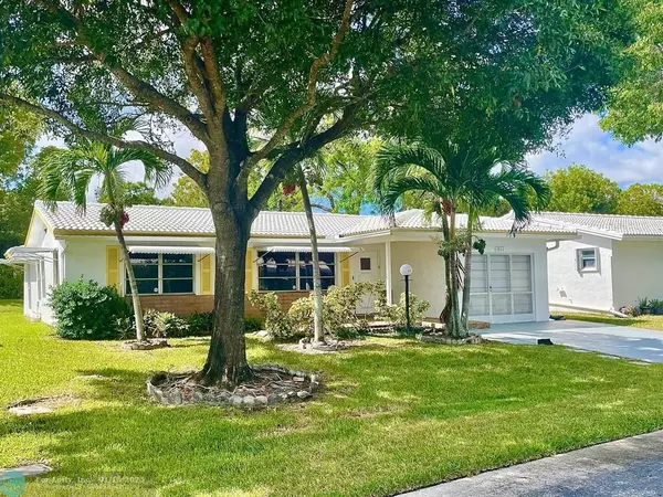 1011 NW 90th Way, Plantation, FL 33322