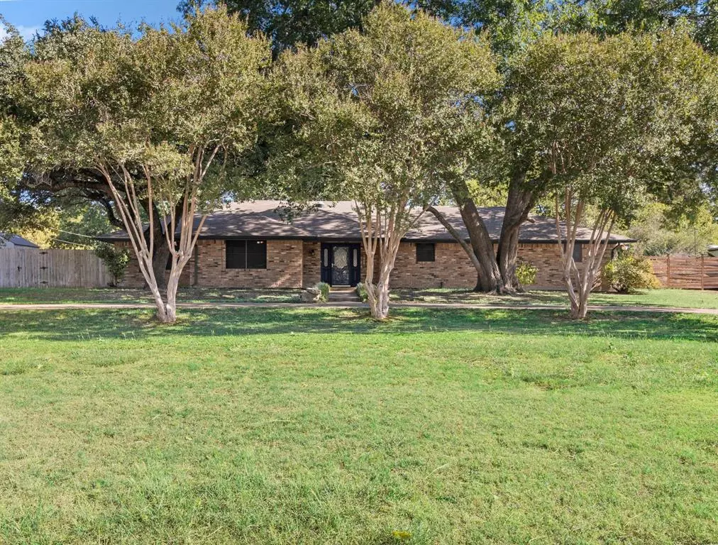 Oak Leaf, TX 75154,908 Little Creek Trail