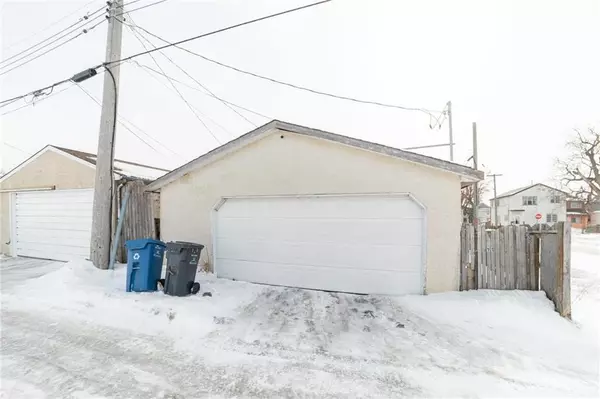 Winnipeg, MB R3E 1T1,2059 Gallagher AVE