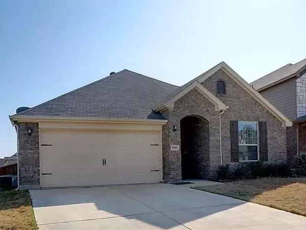 5605 Spirit Lake Drive, Fort Worth, TX 76179