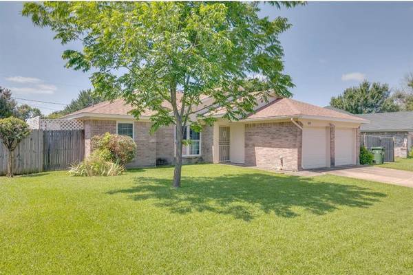 512 Rifleman Trail, Arlington, TX 76002