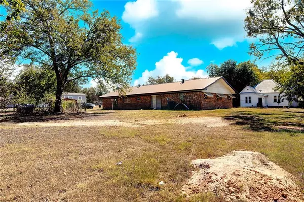 301 Pecan Street, Teague, TX 75860