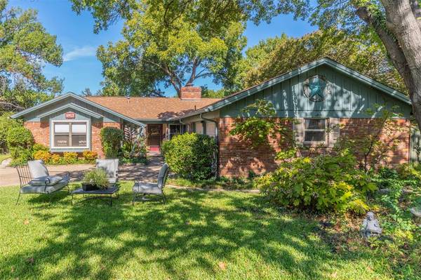 5912 Whitman Avenue, Fort Worth, TX 76133