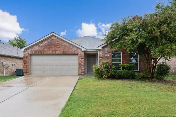 14168 Snaffle Bit Trail, Fort Worth, TX 76052