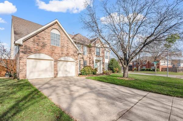 Grapevine, TX 76051,3360 Burning Log Drive