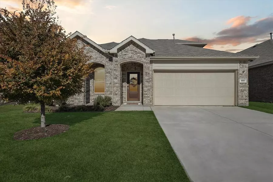 660 Ridgeback Trail, Fort Worth, TX 76052