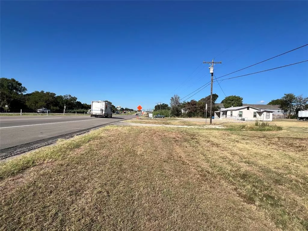 Keene, TX 76059,218 E Highway 67