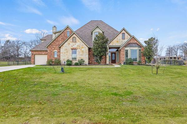 132 Silver Rose Boulevard, Burleson, TX 76028