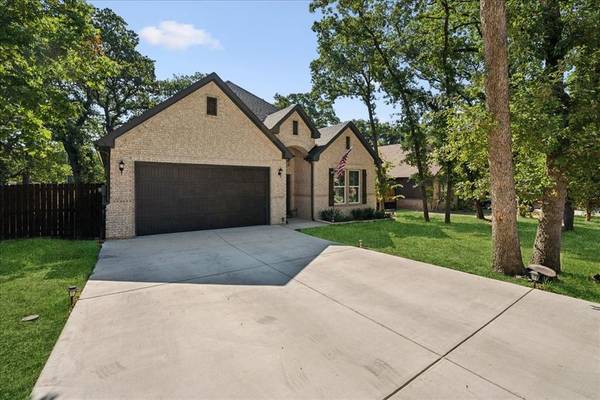 Azle, TX 76020,207 Richard Lane