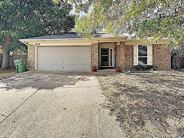 6230 Fernwood Drive, Arlington, TX 76001