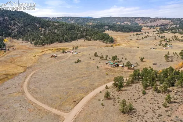 63 Valley LN, Guffey, CO 80820