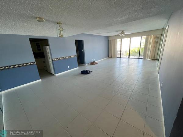 Palm Beach, FL 33480,2860 S Ocean Blvd  #203