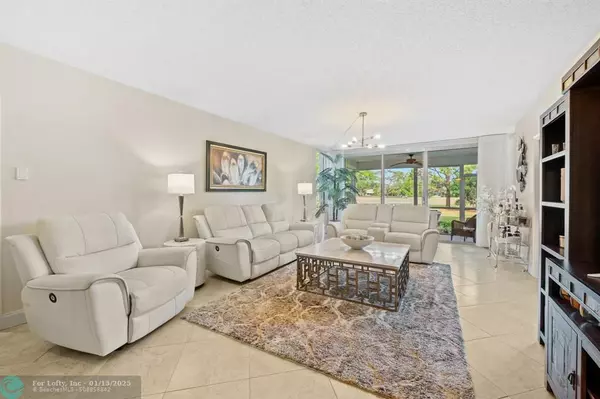 Pompano Beach, FL 33069,3505 OAKS WAY  #103