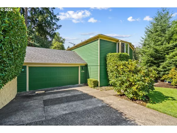 Eugene, OR 97405,2290 CORINTHIAN CT