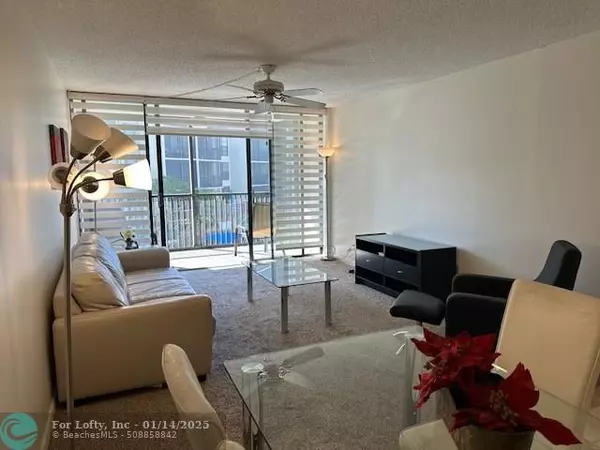 Boca Raton, FL 33432,20 Royal Palm  #202