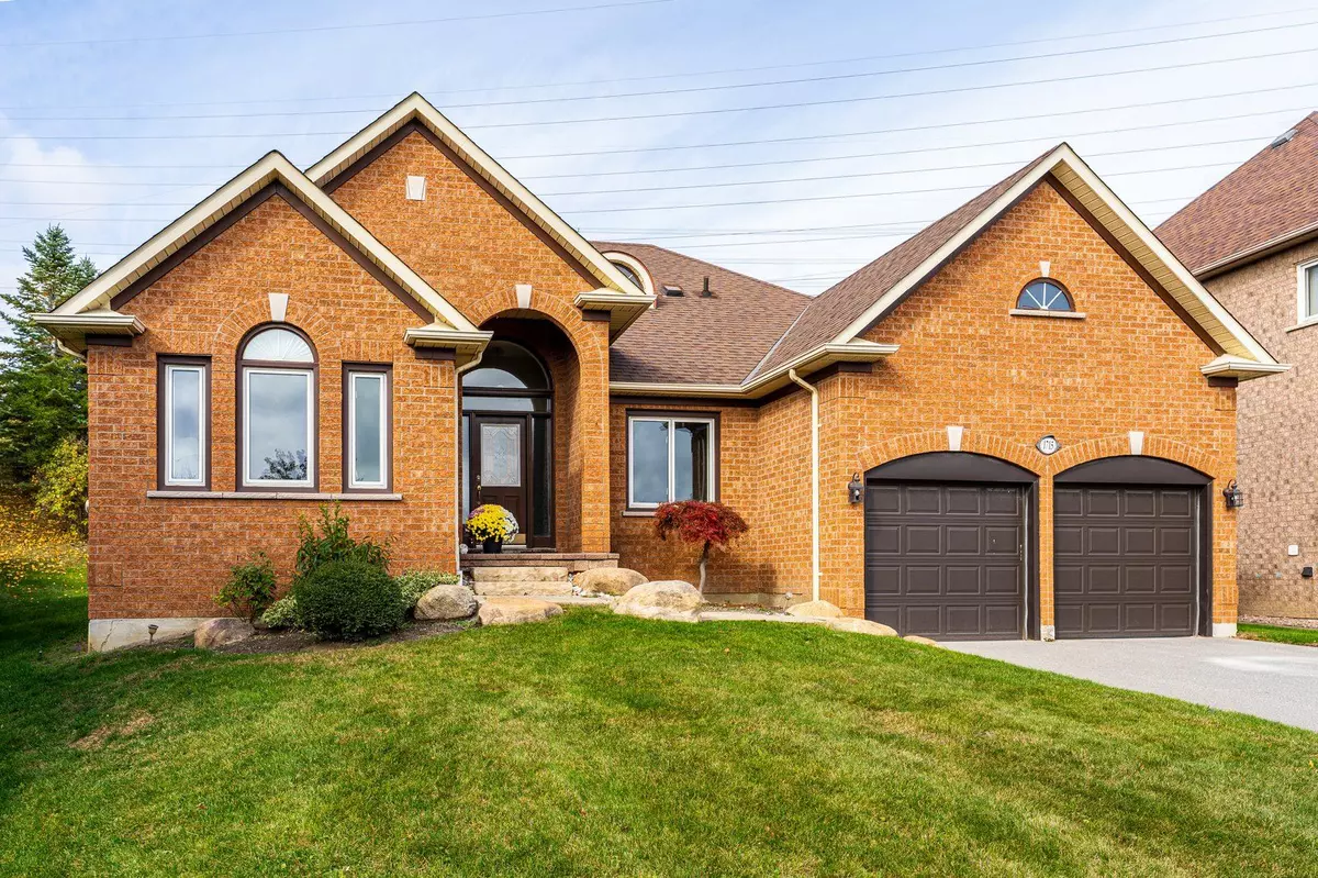 Pickering, ON L1X 2T4,1715 Maple Hill CT